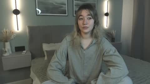 Mia online show from 26, 11, 2025