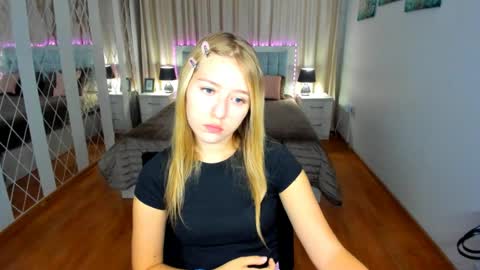 Snapshot of rosarising chatting on 28, 6, 2026 RosaRising online show from 28, 6, 2026
