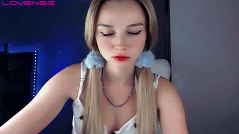 Snapshot of rose__luck chatting on 10, 9, 2025 rose__luck online show from 10, 9, 2025