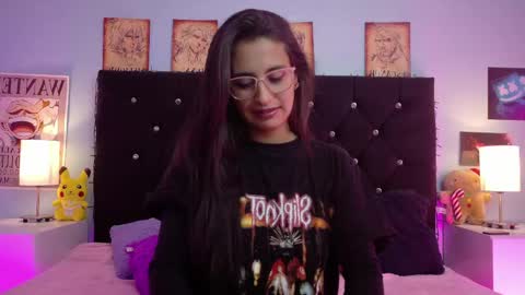 Snapshot of rose_smiley1 chatting on 13, 5, 2026 Rose online show from 13, 5, 2026