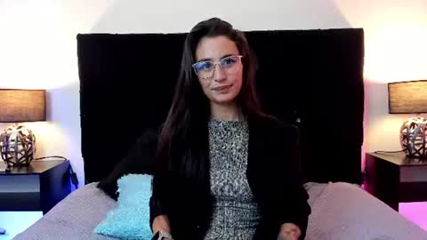 Snapshot of rose_smiley1 chatting on 8, 8, 2026 Rose online show from 8, 8, 2026