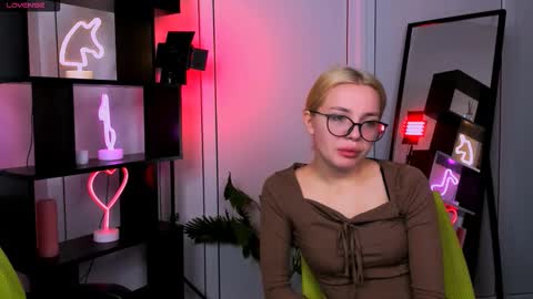 rose online show from 12, 11, 2025