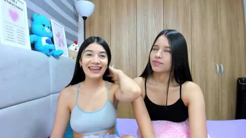 Snapshot of roseandmiah chatting on 31, 5, 2026 Rose y Miah online show from 31, 5, 2026