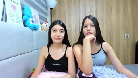 Snapshot of roseandmiah chatting on 21, 6, 2026 Rose y Miah online show from 21, 6, 2026