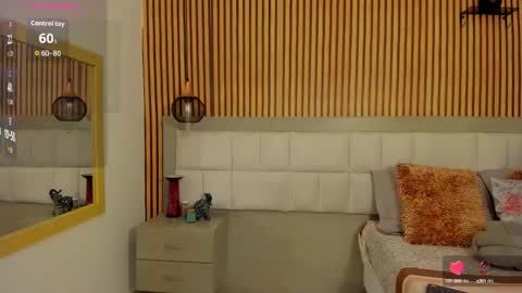 roseaurora online show from 15, 10, 2025