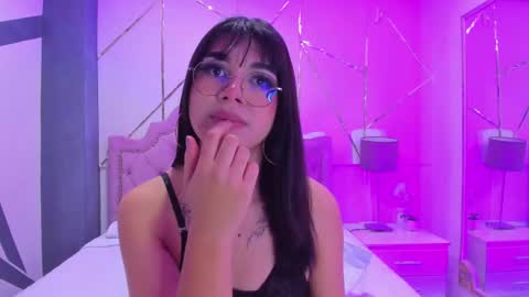 Snapshot of rosecassie chatting on 27, 12, 2024 Rose online show from 27, 12, 2024