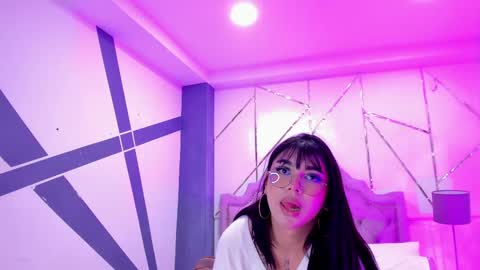 Snapshot of rosecassie chatting on 28, 12, 2024 Rose online show from 28, 12, 2024