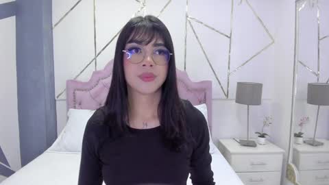 Snapshot of rosecassie chatting on 31, 12, 2024 Rose online show from 31, 12, 2024