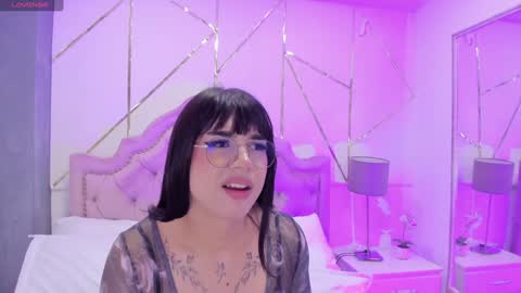 Snapshot of rosecassie chatting on 4, 1, 2025 Rose online show from 4, 1, 2025