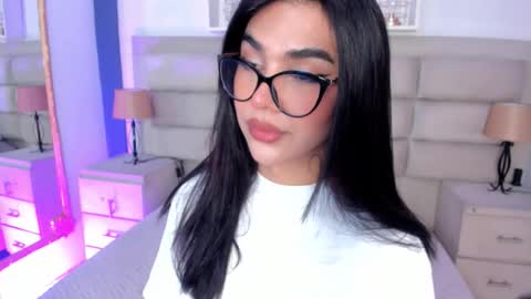 Snapshot of rosecassie chatting on 24, 9, 2025 Rose online show from 24, 9, 2025