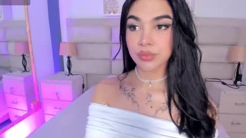 Snapshot of rosecassie chatting on 3, 10, 2025 Rose online show from 3, 10, 2025