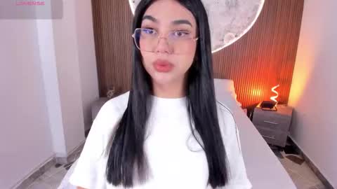 Snapshot of rosecassie chatting on 2, 2, 2026 Rose online show from 2, 2, 2026