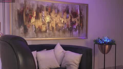 Snapshot of roseferrera chatting on 17, 11, 2025 Rose online show from 17, 11, 2025