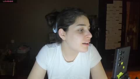 Snapshot of roselina_ chatting on 6, 7, 2026 Rose online show from 6, 7, 2026