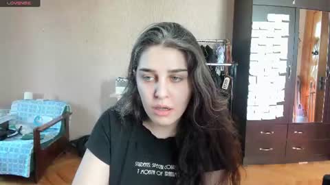 Snapshot of roselina_ chatting on 8, 7, 2026 Rose online show from 8, 7, 2026