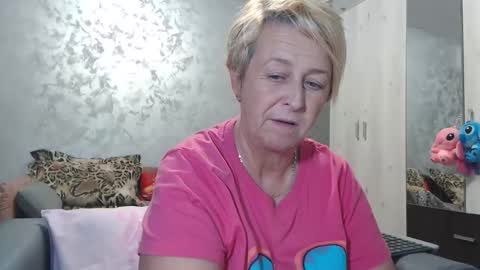 Lovepinklilly online show from 26, 10, 2025