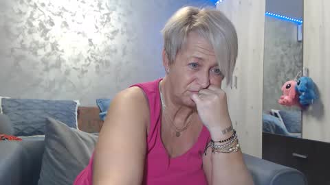 Lovepinklilly online show from 30, 11, 2025