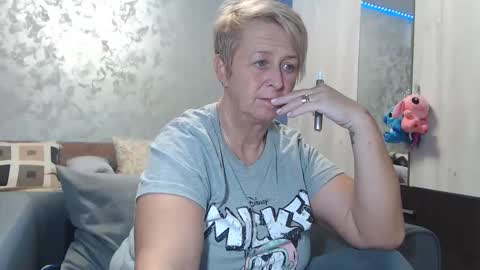 Lovepinklilly online show from 16, 2, 2026