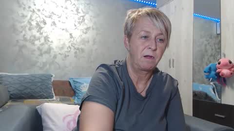 Lovepinklilly online show from 22, 2, 2026