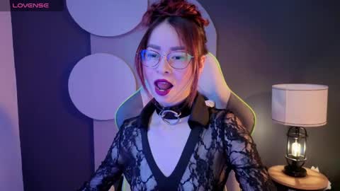 Snapshot of rosse_98_ chatting on 9, 6, 2026 Miss Rosse online show from 9, 6, 2026
