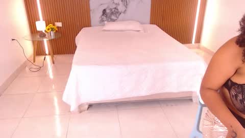 Rossi Hill online show from 15, 3, 2026