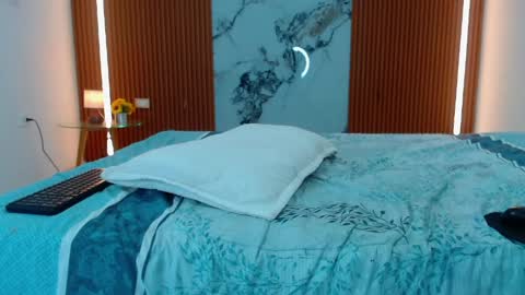 Rossi Hill online show from 1, 4, 2026