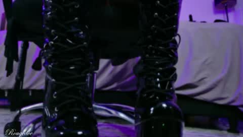 Snapshot of rougedoe chatting on 4, 5, 2026 Mistress Lana online show from 4, 5, 2026