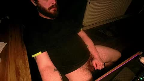 Snapshot of roughwonder chatting on 21, 4, 2026 Luke online show from 21, 4, 2026
