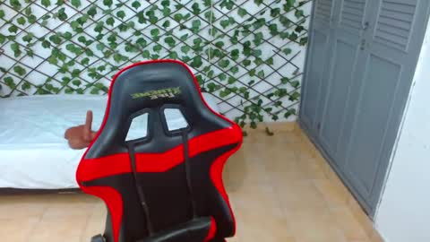 Snapshot of rous_55 chatting on 16, 10, 2025 Rous online show from 16, 10, 2025