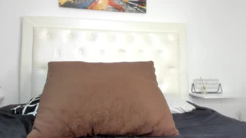 rouse_sexy_hotxx77 online show from 27, 11, 2025