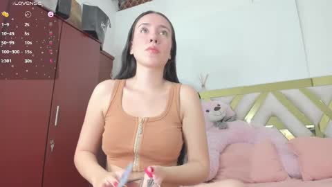 Snapshot of rousee_yarelds chatting on 5, 12, 2024 rousee_yarelds online show from 5, 12, 2024