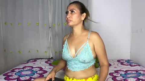 Snapshot of rousemilf4u chatting on 28, 2, 2025 rouse online show from 28, 2, 2025