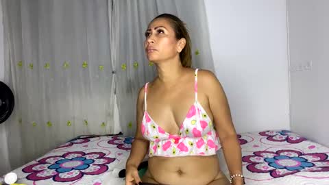 Snapshot of rousemilf4u chatting on 6, 3, 2025 rouse online show from 6, 3, 2025