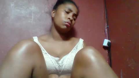 rovaelyah online show from 18, 1, 2026