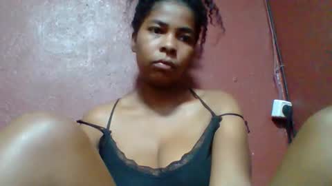 rovaelyah online show from 5, 3, 2026