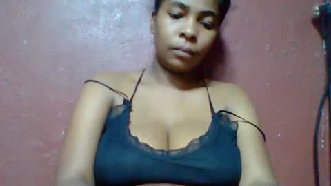 rovaelyah online show from 25, 5, 2026