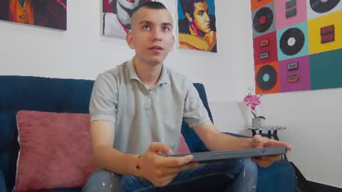 Snapshot of rowancley chatting on 8, 6, 2026 Rowan online show from 8, 6, 2026