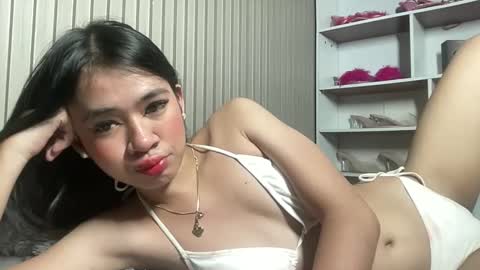 Snapshot of roweena_rodrigo69x chatting on 12, 5, 2026 roweena online show from 12, 5, 2026