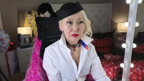 Snapshot of roxalanastar chatting on 28, 4, 2026 Roxalana online show from 28, 4, 2026