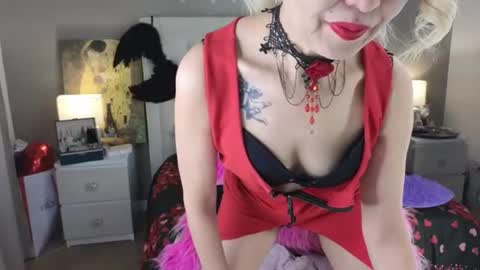 Snapshot of roxalanastar chatting on 18, 6, 2026 Roxalana online show from 18, 6, 2026