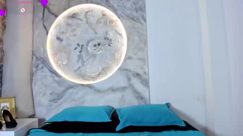 roxanaborns online show from 23, 11, 2025