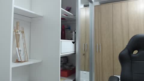 Roxana online show from 1, 1, 2025