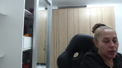 Roxana online show from 5, 1, 2025