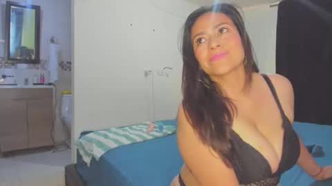 Snapshot of roxanasexy2025 chatting on 10, 3, 2025 roxanasexy2025 online show from 10, 3, 2025
