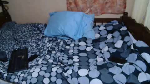 roxanne_98 online show from 5, 2, 2025