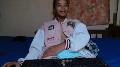 roxanne_98 online show from 23, 2, 2025