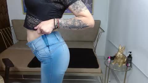 Roxanne online show from 4, 11, 2025