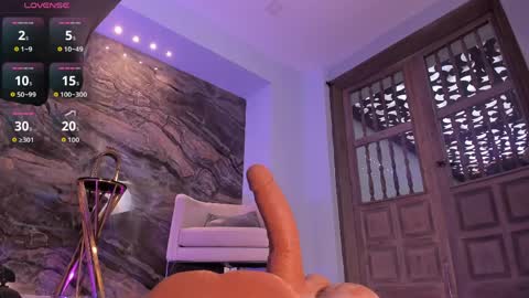 Roxanne Hill  online show from 1, 4, 2026