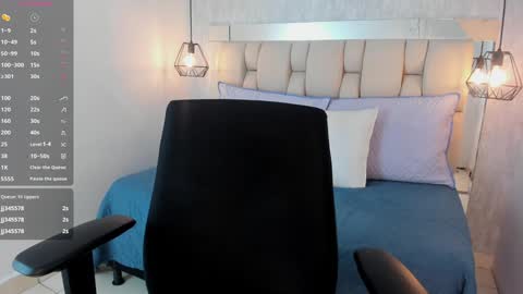 Snapshot of roxie_summers chatting on 19, 12, 2024 Roxie online show from 19, 12, 2024