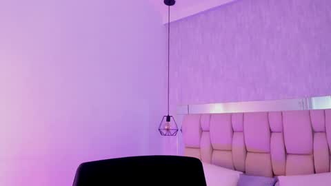 Snapshot of roxie_summers chatting on 5, 1, 2025 Roxie online show from 5, 1, 2025